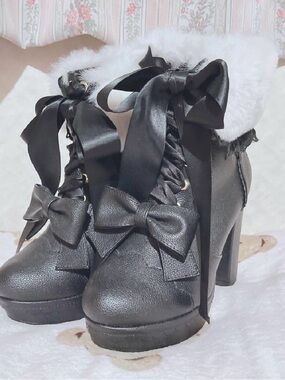 LIZ LISA Black Faux-Fur Cuff Lace-Up Heels